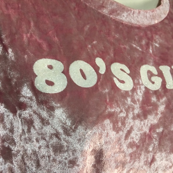 short sleeve crushed velvet graphic top - Picture 4 of 6